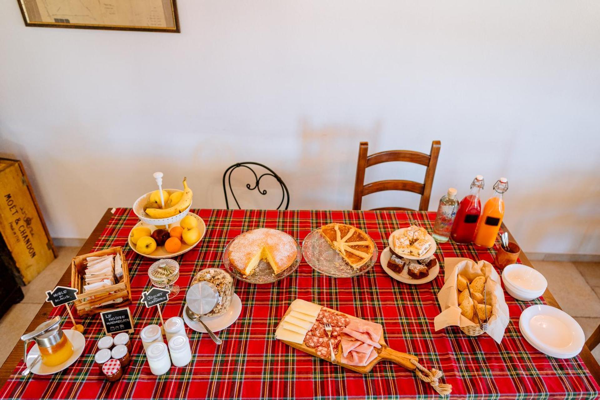 Agriturismo Giu Al Pozzo ガヴォッラーノ エクステリア 写真